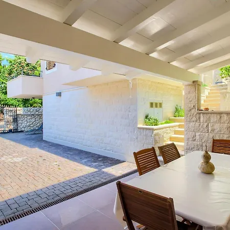 Holiday home Mustra